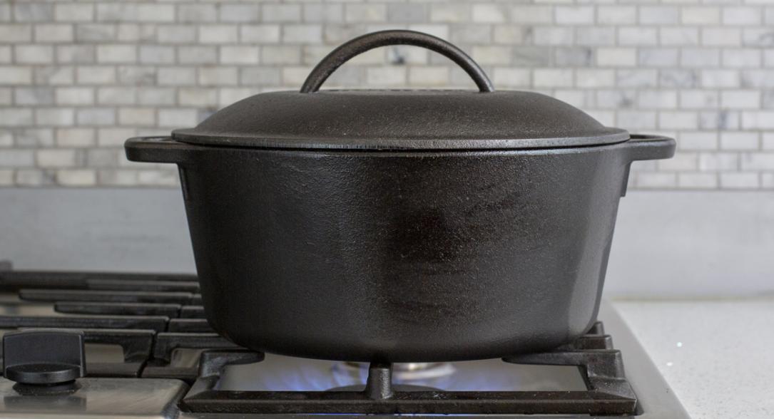 huge cast iron dutch oven